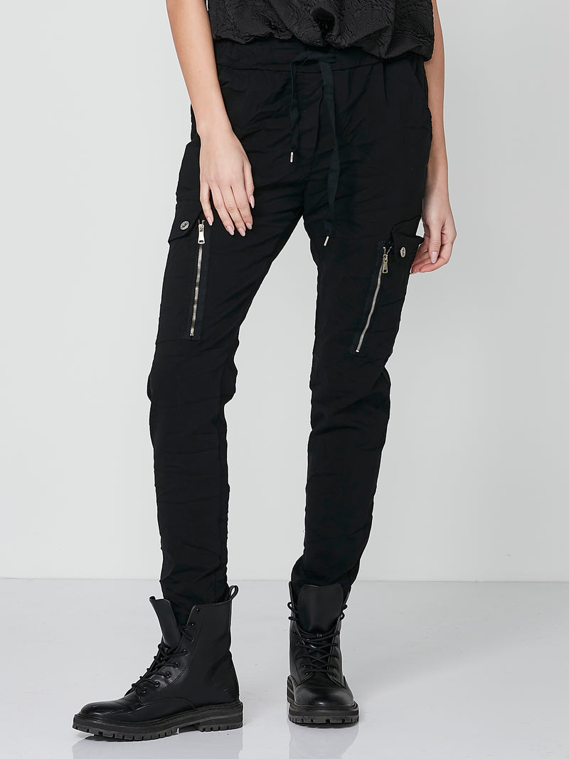 NÜ CARMEN cargo trousers Trousers Black