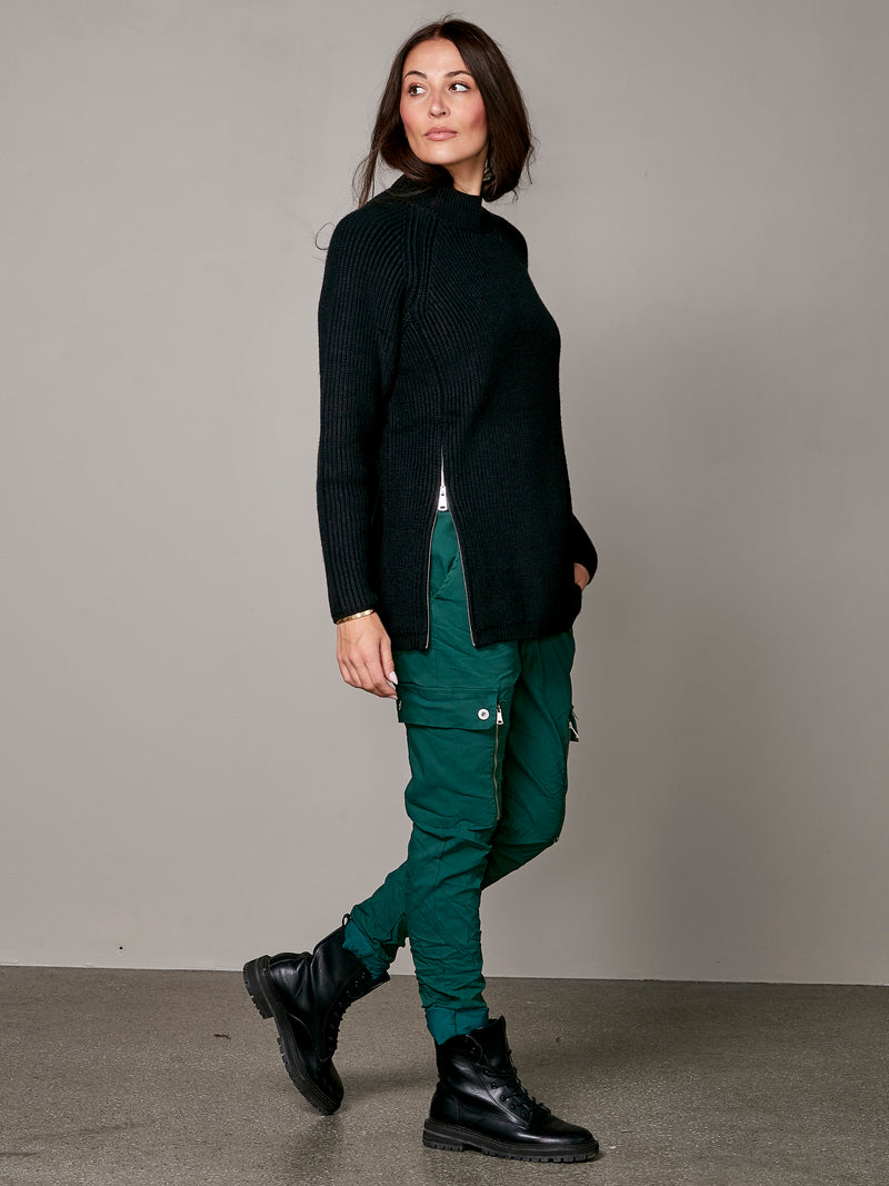 NÜ CARMEN cargo trousers Trousers 358 Green Absolute