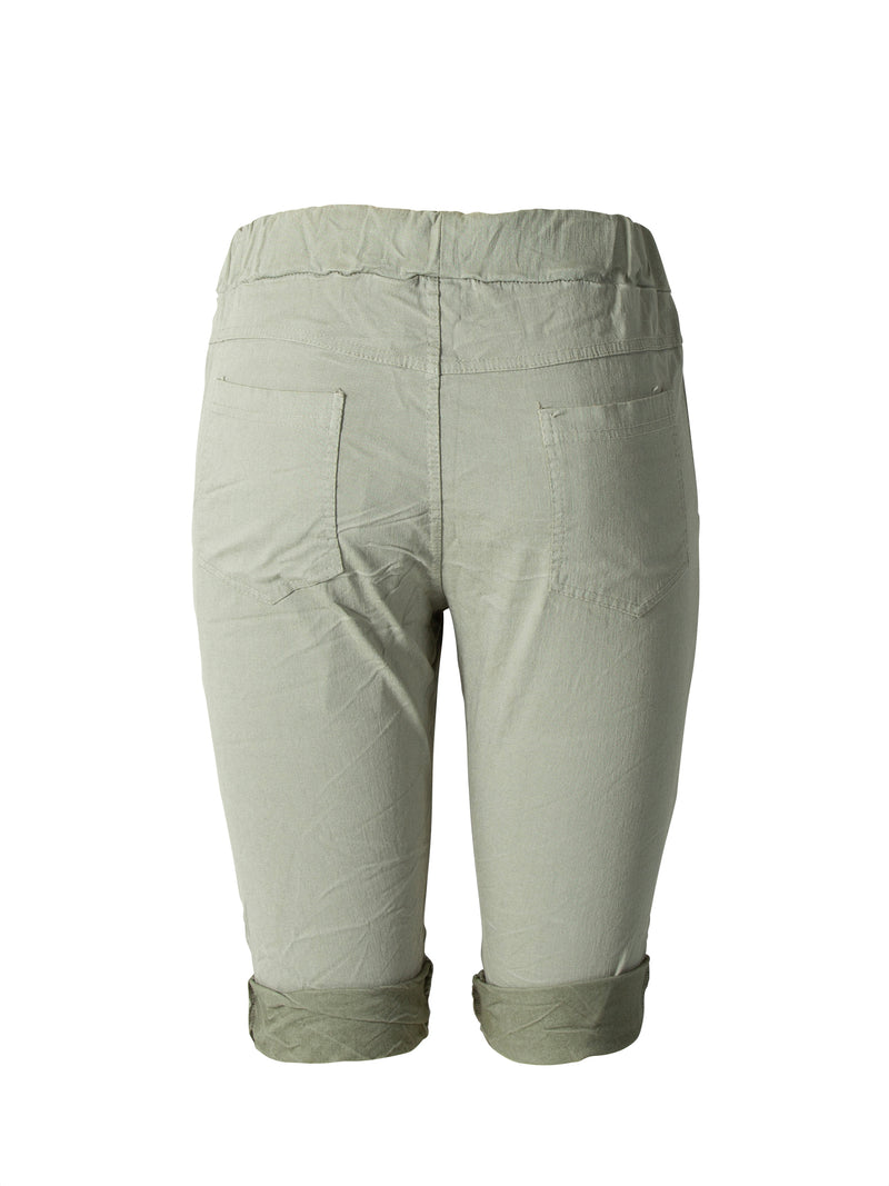 NÜ Uta Capri Shorts Shorts 393 Army