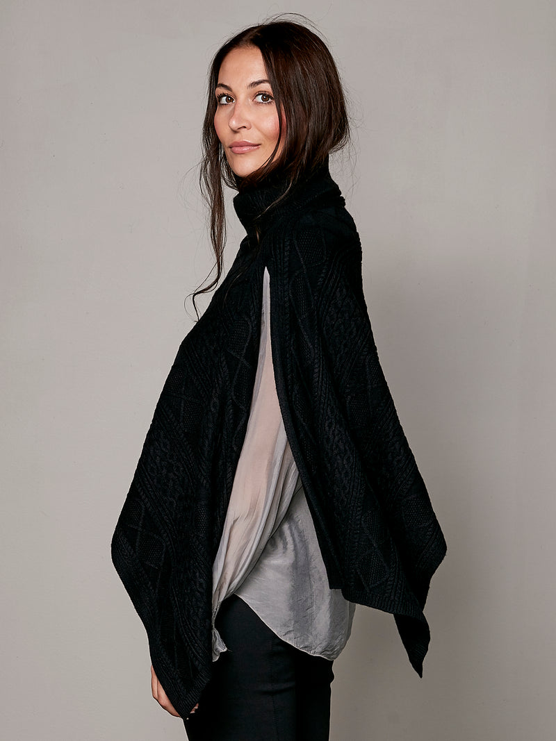 NÜ VILNA knit poncho Ponchos Black