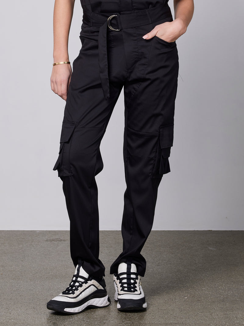 NÜ YTTA trousers Trousers Black