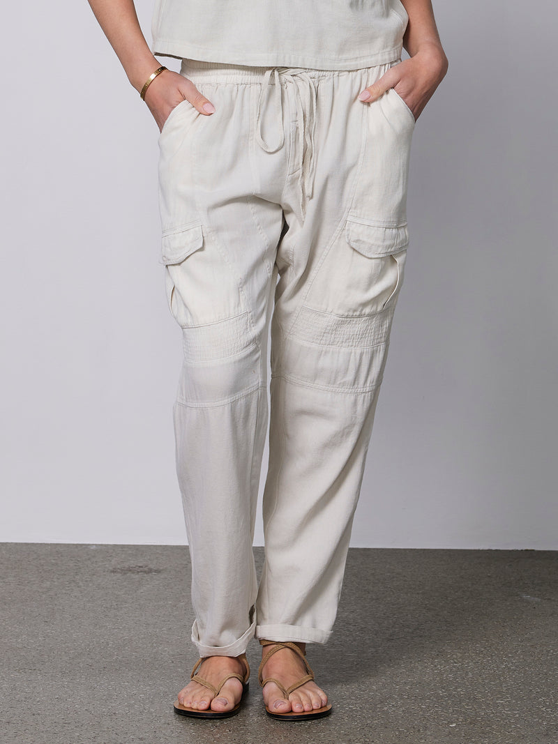 NÜ YUI Trousers Trousers 112 Bone