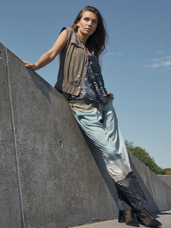 NÜ YVE vest Vests 230 Mud